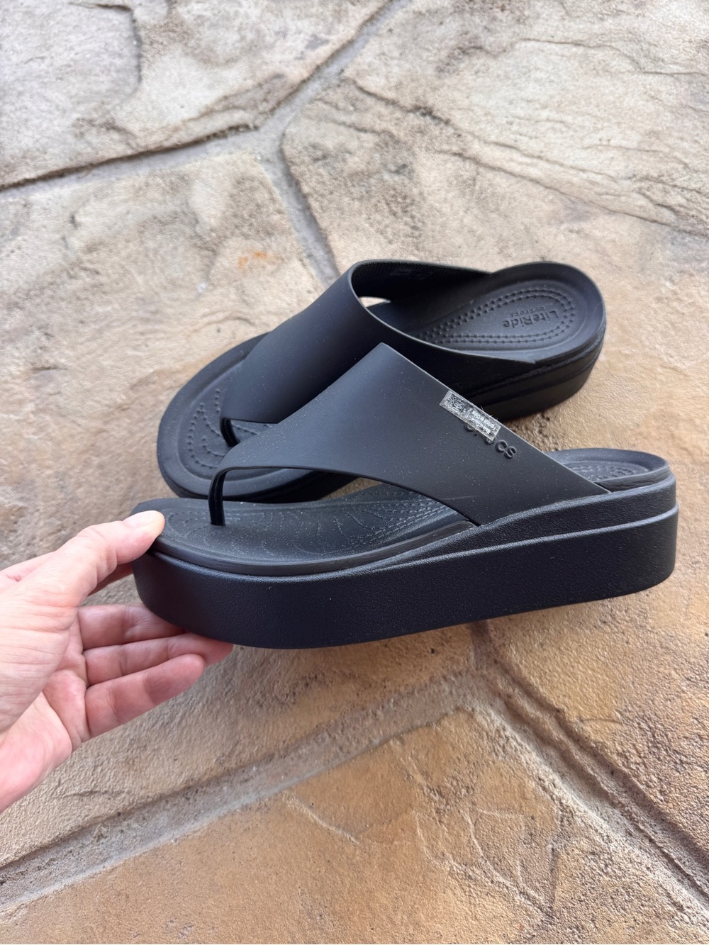 Crocs Brooklyn Flip Low Wedge Platform Sandals Black Women’s Size 8 - Picture 9 of 10